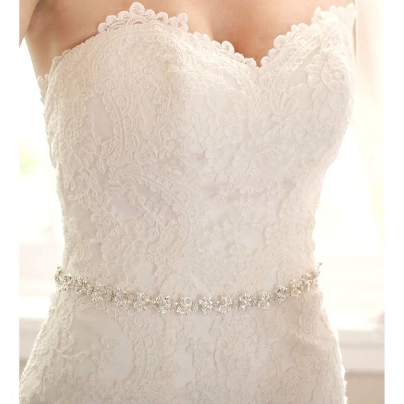 Ivory Lace Wedding Dress by Stella York, Size 4 - Picture 4 of 7